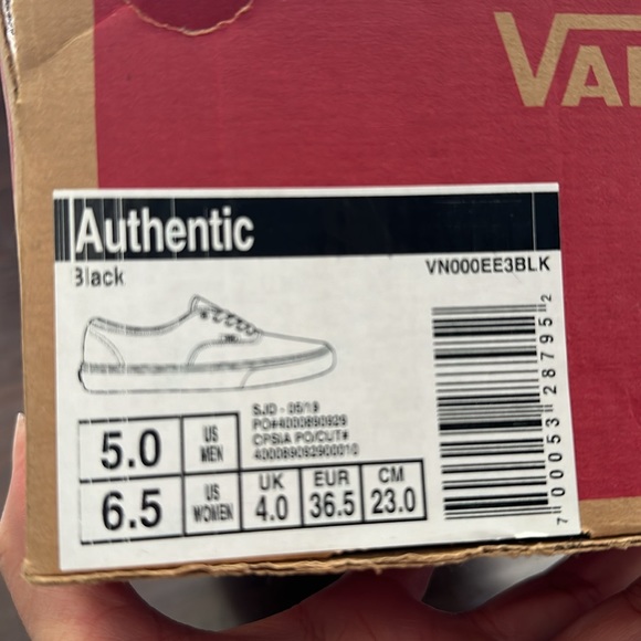 Vans - Picture 4 of 5